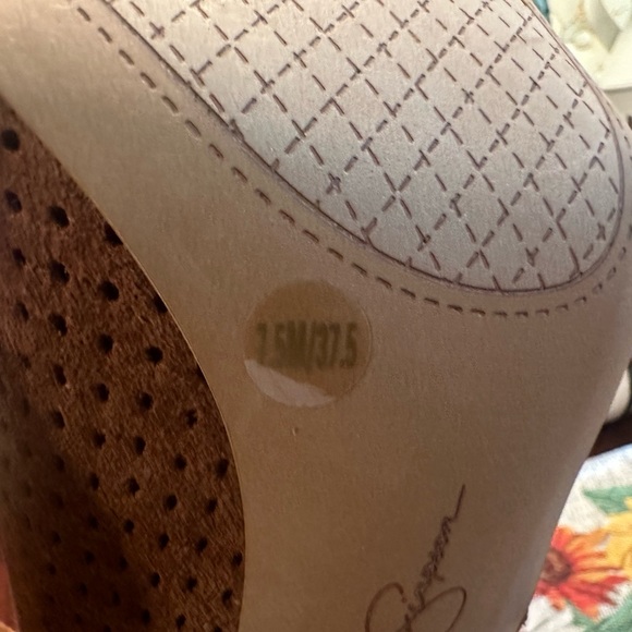 Jessica Simpson bootie size 7.5 - Picture 2 of 5